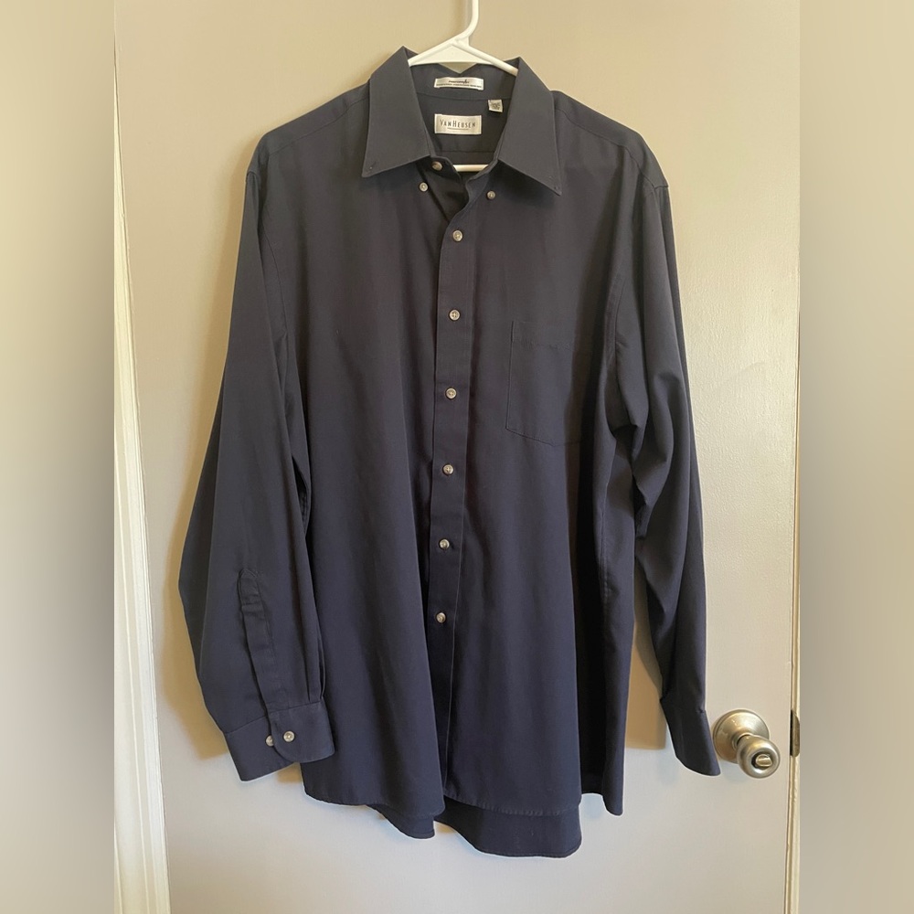 Van Heusen Men's Black Dress Shirt